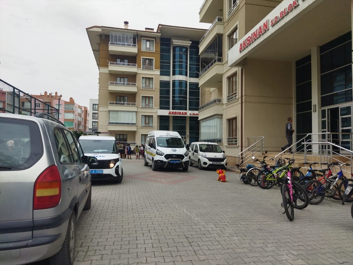 Konya'da eşi tarafından bıçaklanan kadın, yaşamını yitirdi. İhbar üzerine olay yerine polis ve...