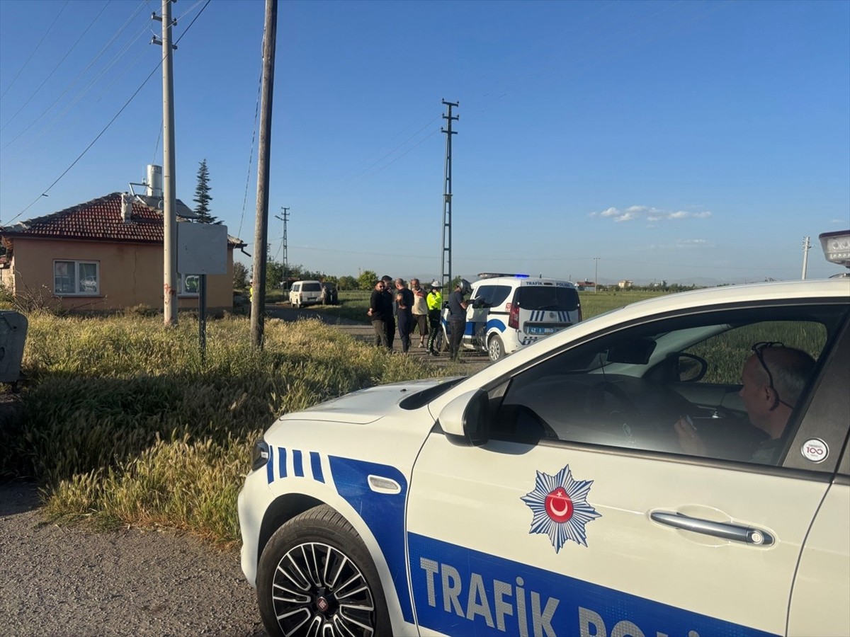 Konya'nın Akşehir ilçesinde, eve çarpan motosikletin sürücüsü yaşamını yitirdi. Bölgeye sağlık ve...