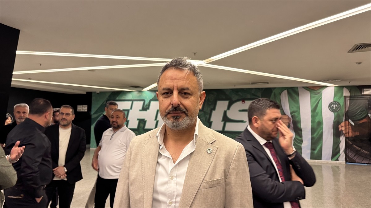Konyaspor Kulübünde yeterli çoğunluk sağlanamadığı için olağan genel kurul toplantısı ertelendi....