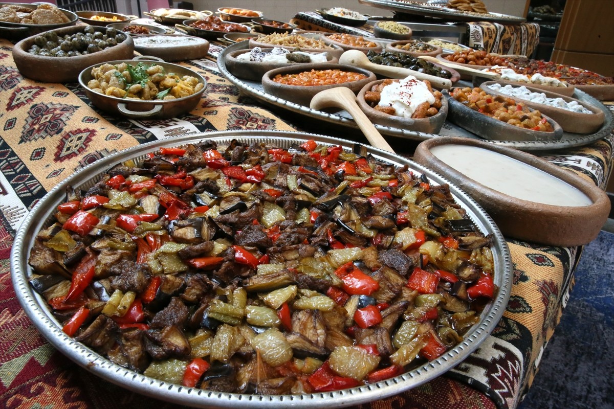Malatya'da "Türk Mutfağı Haftası" etkinlikleri kapsamında, coğrafi işaretli ve yöreye özgü...