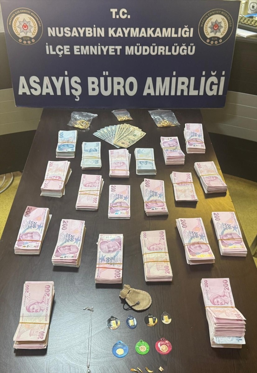 Mardin'de kuyumculara sahte altın sattığı iddia edilen 2 şüpheli gözaltına alındı. Zanlıların...