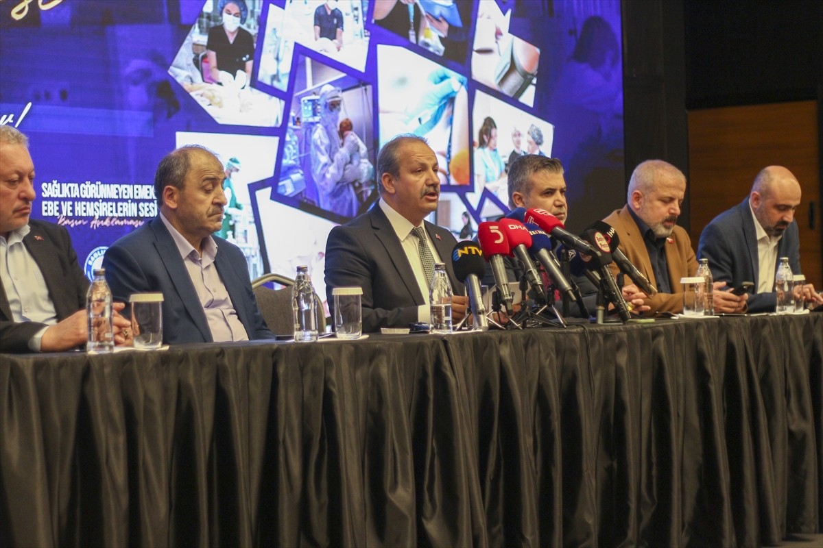 Memur-Sen Konfederasyonuna bağlı Sağlık-Sen tarafından "Sağlıkta Görünmeyen Emek: Ebe ve...