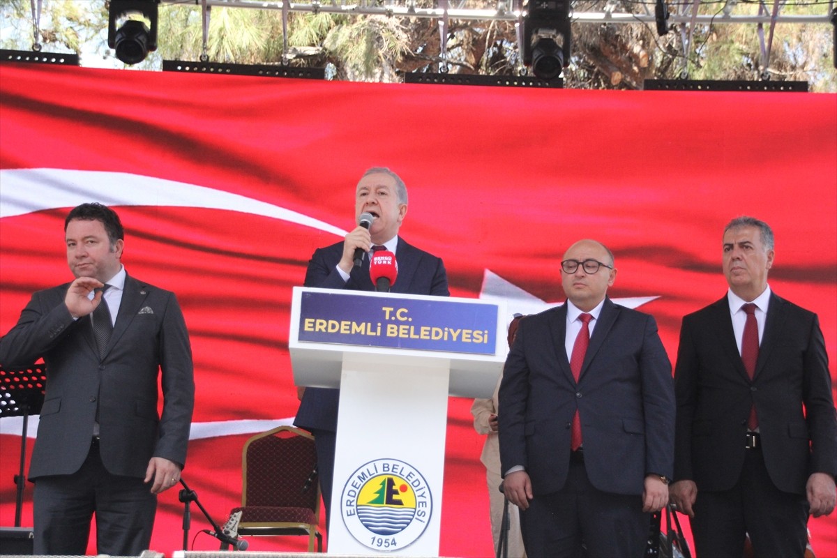 Mersin'in Erdemli ilçesinde, Erdemli Belediyesince 32. Geleneksel Türkmen Şöleni düzenlendi.