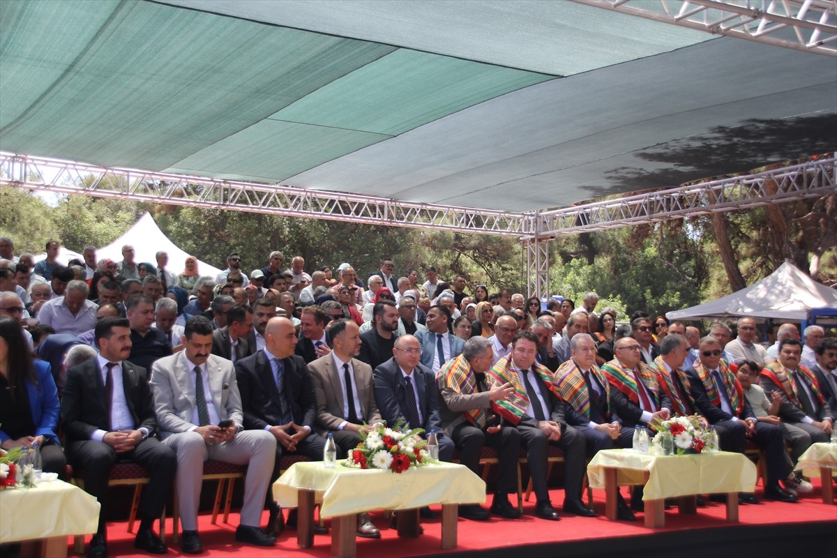 Mersin'in Erdemli ilçesinde, Erdemli Belediyesince 32. Geleneksel Türkmen Şöleni düzenlendi.