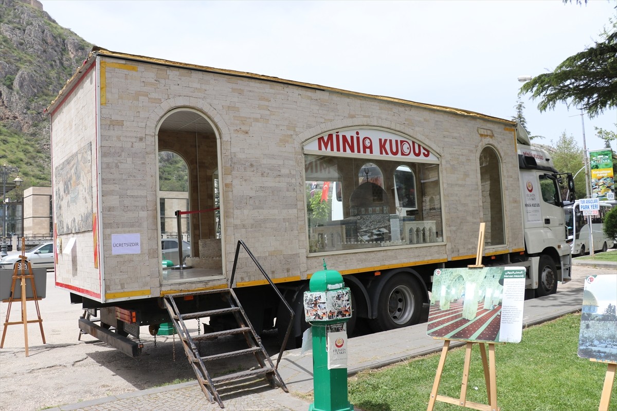Mescid-i Aksa maketinin yer aldığı Minia Kudüs Tırı'nın 40. durağı Amasya oldu. Daha önce 39 kente...