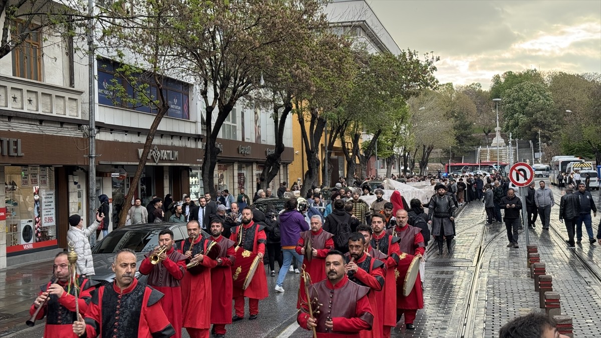 Mevlana Celaleddin-i Rumi ve ailesinin Konya'ya gelişinin 797. yıl dönümü yürüyüş etkinliğiyle...