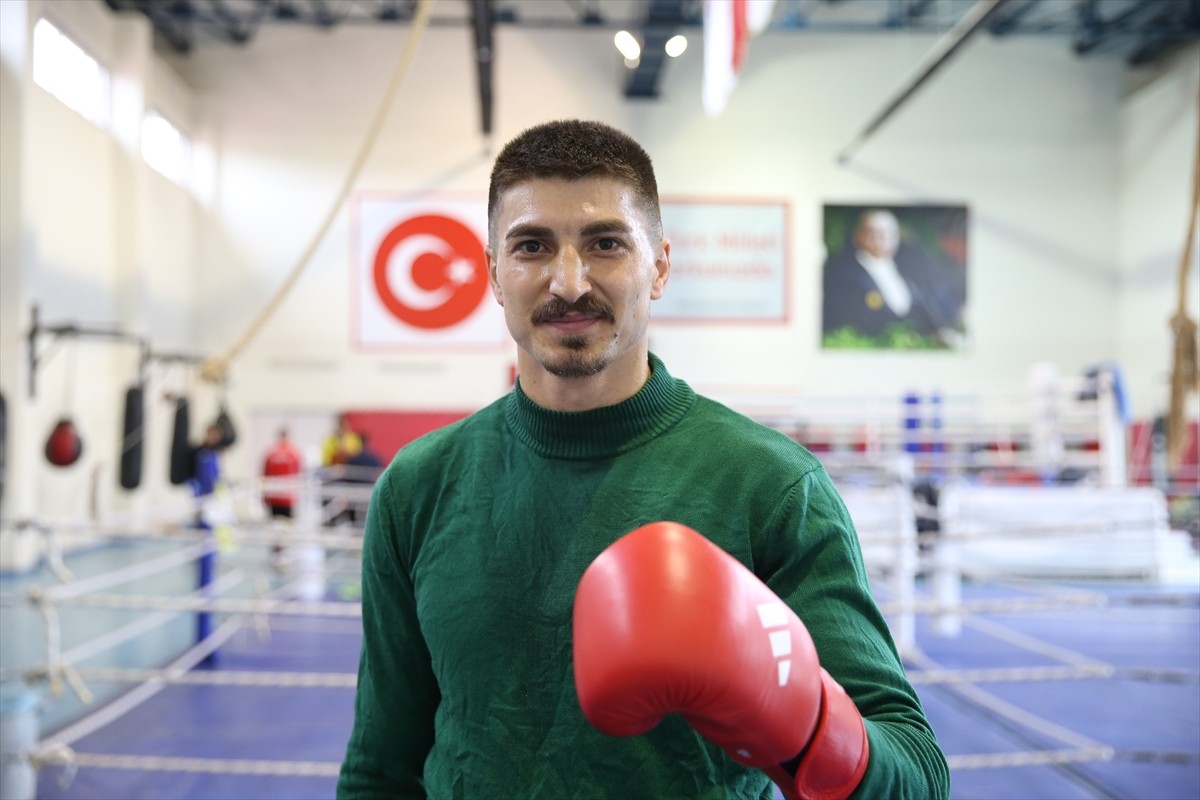 Milli boksör Yunus Emre Taşkın, hem ringde hem beyaz perdede "parlamak" istiyor.