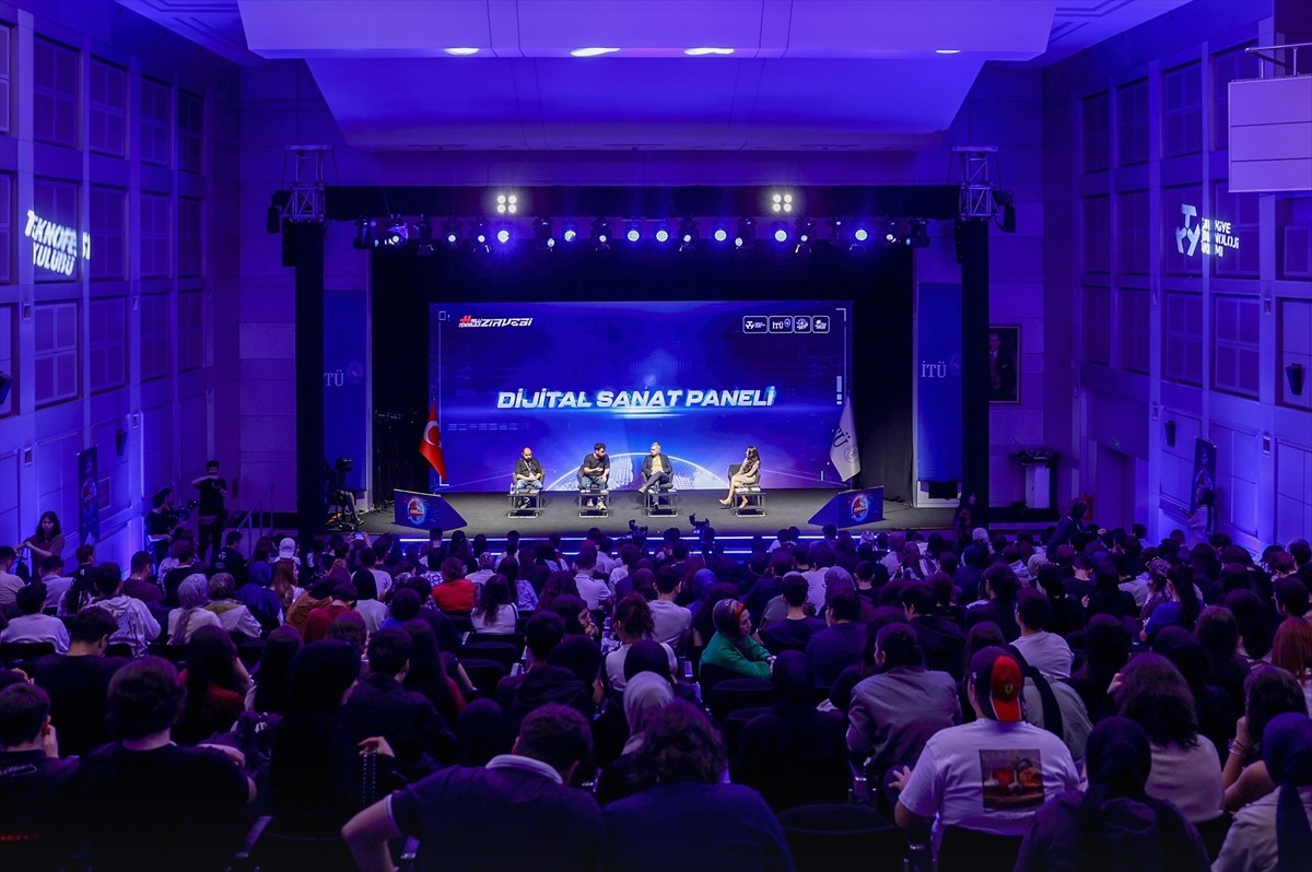 Milli Teknoloji Zirvesi, kuantum teknolojilerinden dijital sanata kadar birçok panel ve etkinlikle...