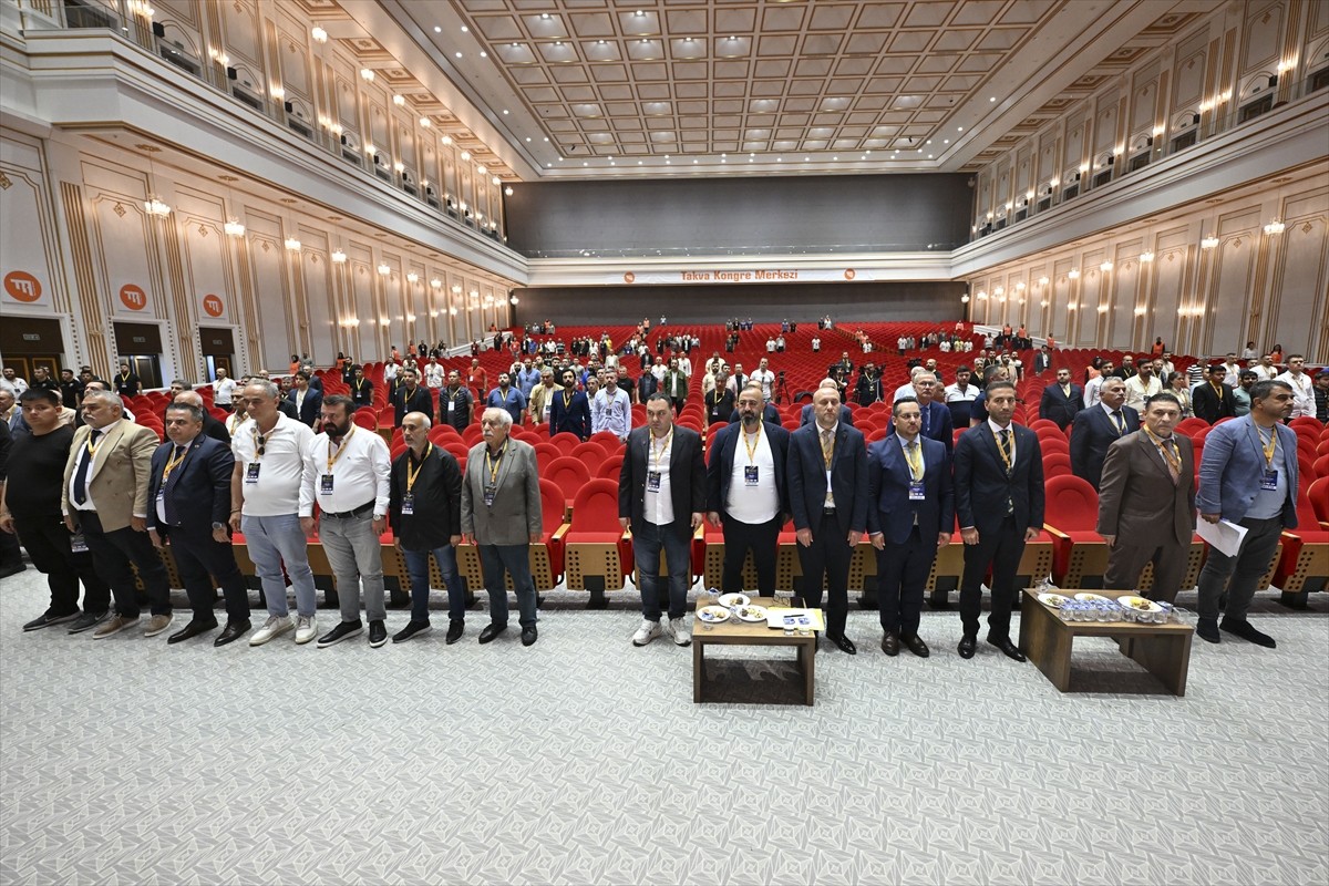 MKE Ankaragücü Spor Kulübünün Olağanüstü Genel Kurulu'nda başkanlığa Gazi Ercüment Tekin seçildi....