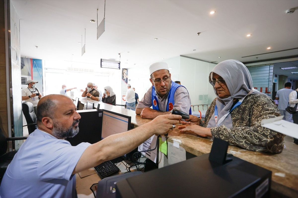 Mübarek beldede rahatsızlanan Türk hacı adayları, Diyanet İşleri Başkanlığı’nın Mekke...
