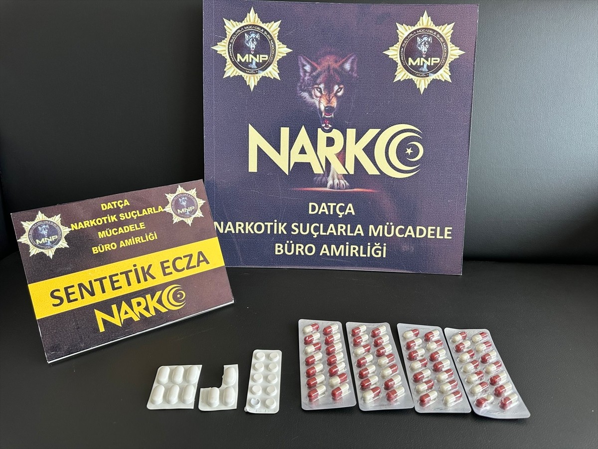Muğla'nın Datça ilçesinde uyuşturucu operasyonunda 2 şüpheli yakalandı. Aramalarda bir miktar...