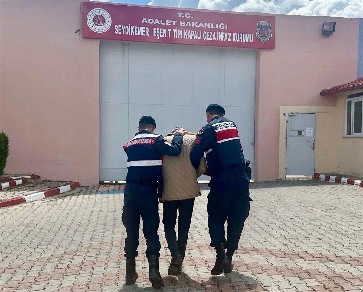 Muğla'nın Fethiye ilçesinde, 17 yıl 2 ay kesinleşmiş hapis cezası bulunan firari hükümlü...