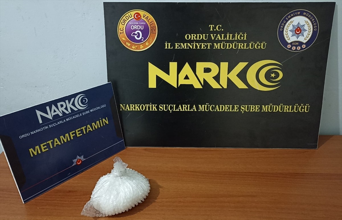 Ordu'da düzenlenen uyuşturucu operasyonunda gözaltına alınan 4 şüpheliden 2'si tutuklandı....