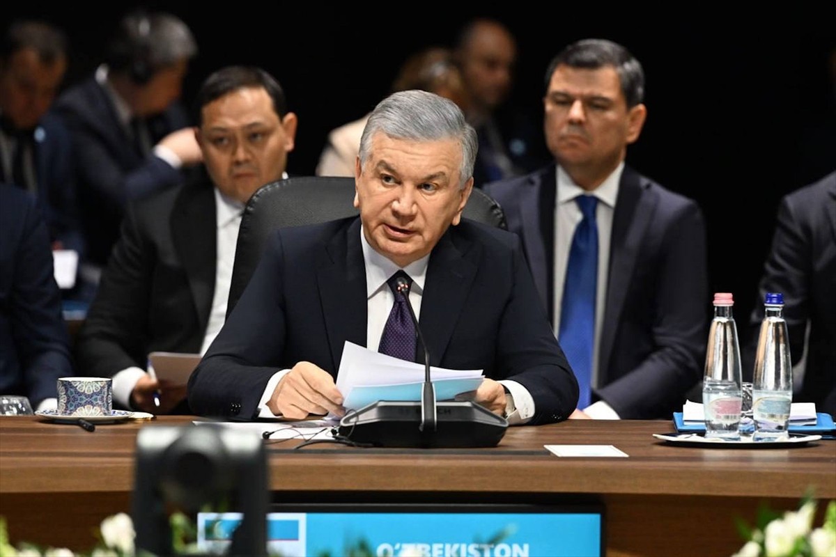 Özbekistan Cumhurbaşkanı Şevket Mirziyoyev, Macaristan'ın başkenti Budapeşte'de düzenlenen Türk...