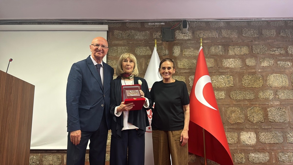  "54. Orhan Kemal Roman Armağanı", son romanı ve tüm eserleri göz önünde bulundurularak, yazar...