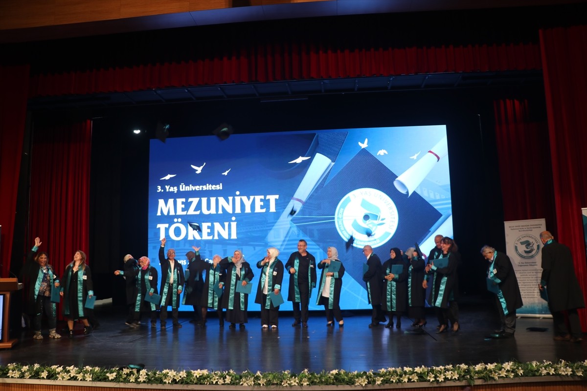 Recep Tayyip Erdoğan Üniversitesi'nde yaş ortalamaları 60 ve üzeri olan bireylerin katıldığı "3....
