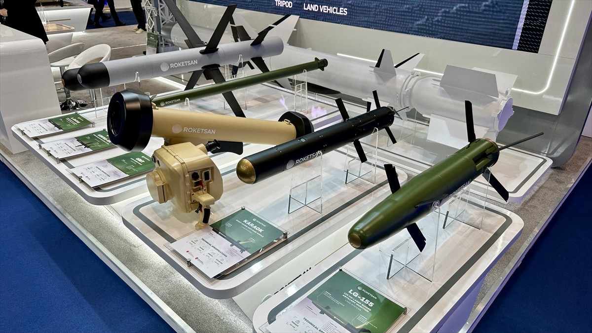ROKETSAN, İspanya'da düzenlenen Uluslararası Savunma ve Güvenlik Fuarı FEINDEF 2025'te savunma...