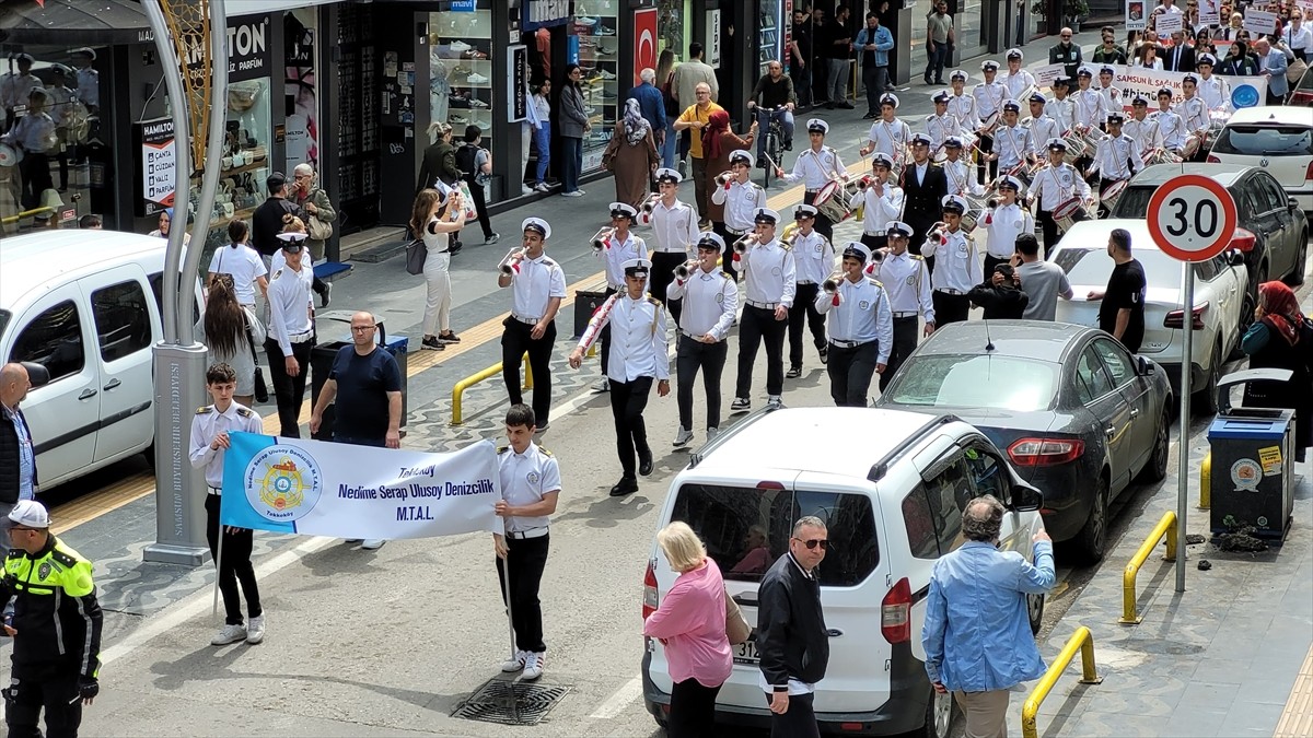 Samsun'da İl Sağlık Müdürlüğünce, Dünya Tütünsüz Günü dolayısıyla farkındalık yürüyüşü...