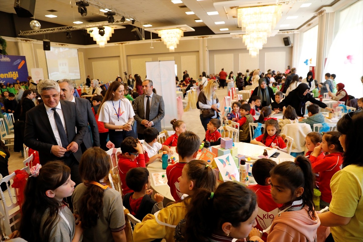 Samsun İl Milli Eğitim Müdürlüğünce "Matematik Seferberliği" projesi kapsamında şenlik organize...