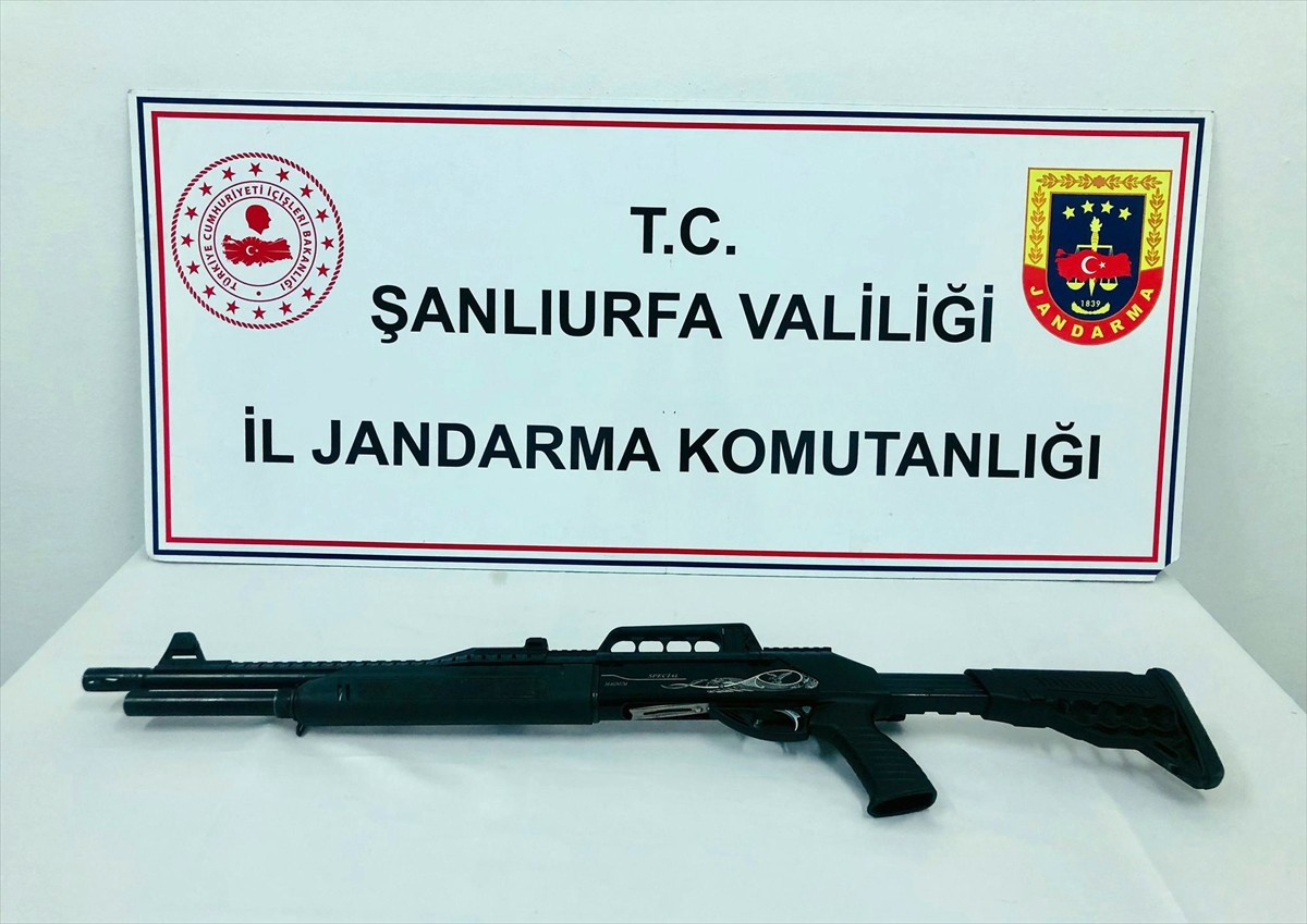 Şanlıurfa'da düzenlenen silah kaçakçılığı operasyonunda 5 şüpheli gözaltına alındı. Operasyonda, 2...