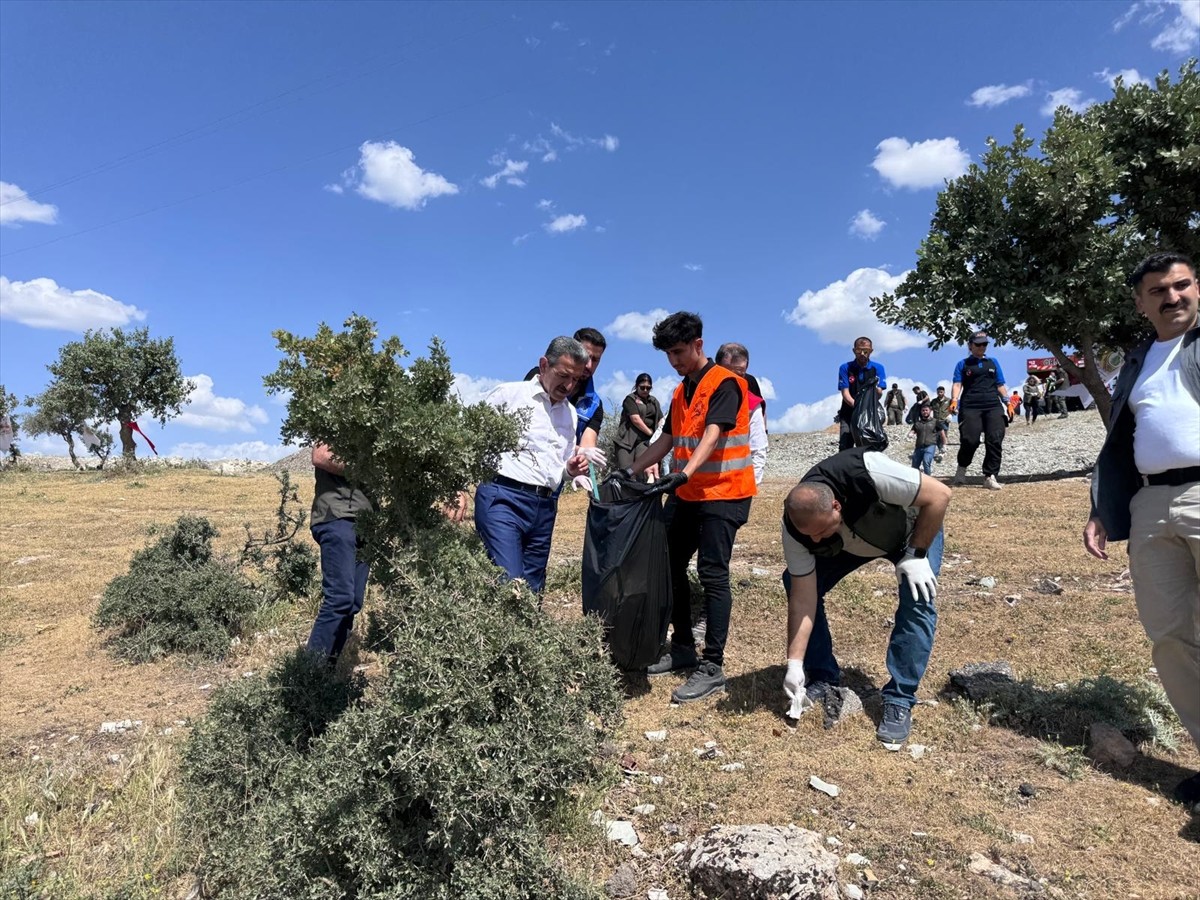 Şırnak'ta orman yangınlarına yönelik tedbirler kapsamında "Orman Benim" etkinliği...