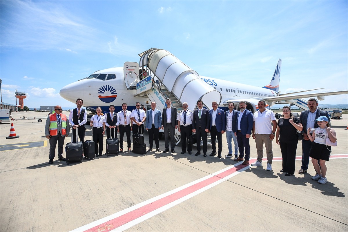 SunExpress Hava Yolları tarafından Bursa Yenişehir Havalimanı ile Almanya'nın Stuttgart şehri...