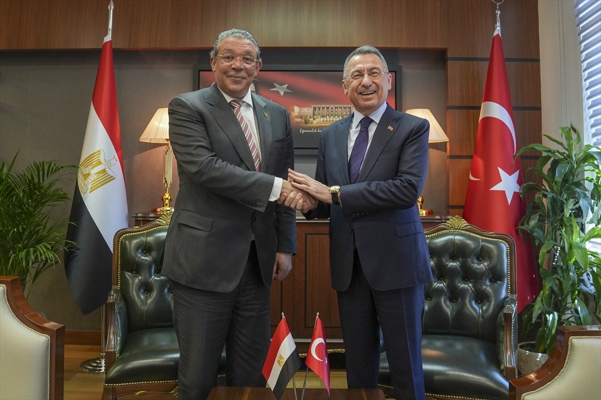 TBMM Dışişleri Komisyonu Başkanı Fuat Oktay (sağda), Mısır Arap Cumhuriyeti Senatosu Dışişleri...