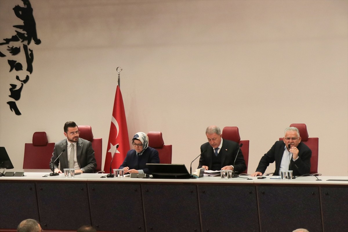 TBMM Milli Savunma Komisyonu Başkanı ve AK Parti Kayseri Milletvekili Hulusi Akar, Kayseri...