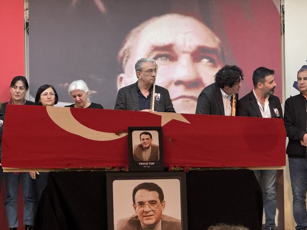 Tedavi gördüğü hastanede hayatını kaybeden Türk halk müziği sanatçısı Yavuz Top için İstanbul...