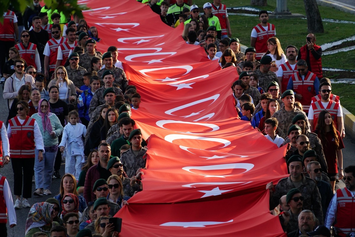Tekirdağ'da İl Emniyet Müdürlüğü ve İl Gençlik ve Spor Müdürlüğünce 19 Mayıs Atatürk'ü Anma...