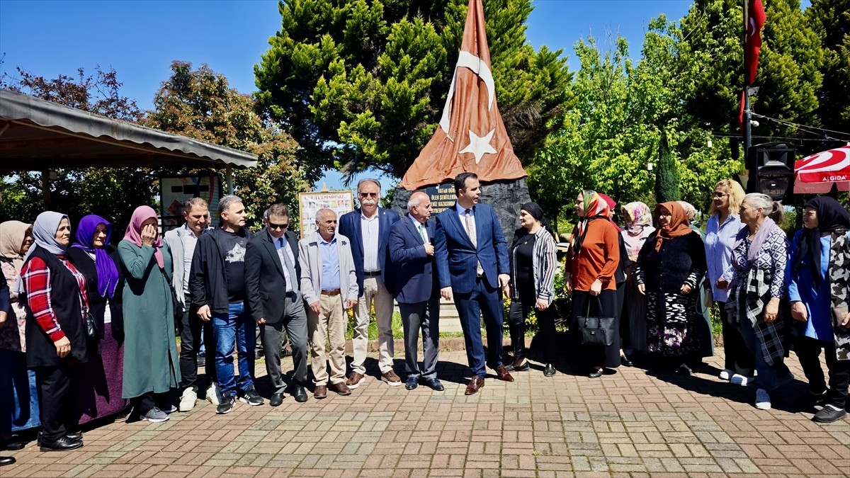 Trabzon'un Beşikdüzü ilçesinde 25 yıl önce meydana gelen deniz faciasında hayatını kaybeden 38...
