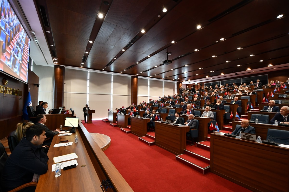 Trabzon Büyükşehir Belediye Meclisi Toplantısı'nda, Ortahisar ilçesinde yorgun merminin isabet...