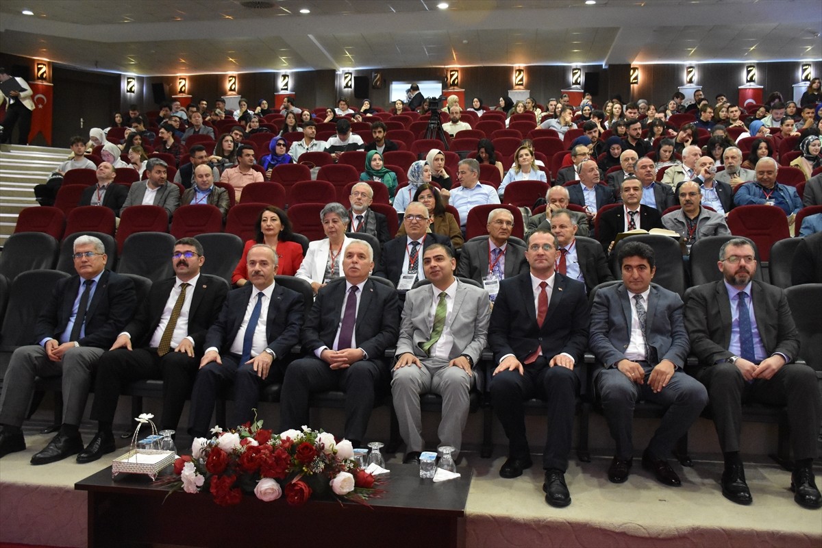 Trabzon Üniversitesi İnsan ve Toplum Bilimleri Fakültesince düzenlenen "Uluslararası Yavuz Sultan...