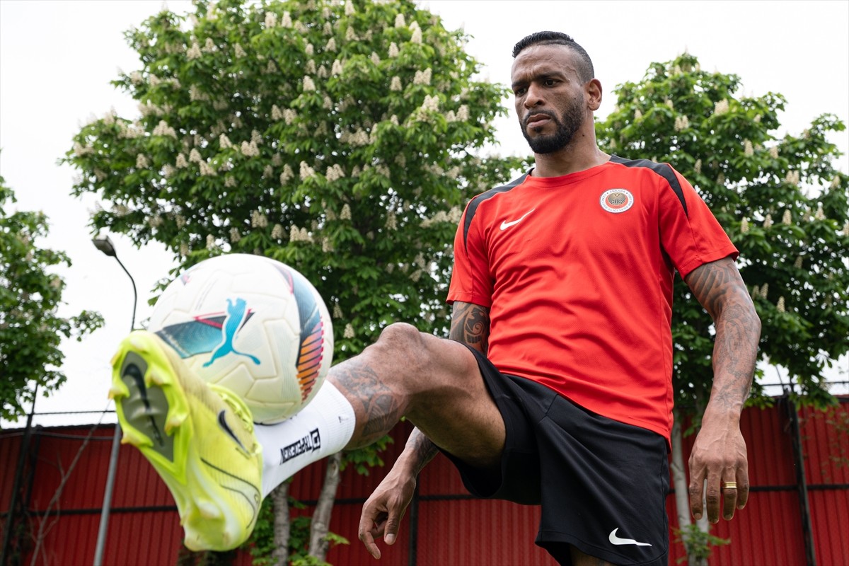 Trendyol 1. Lig'in 38. ve son haftasında tüm maçlarını kaybeden Fitmens Gömlek Yeni Malatyaspor...