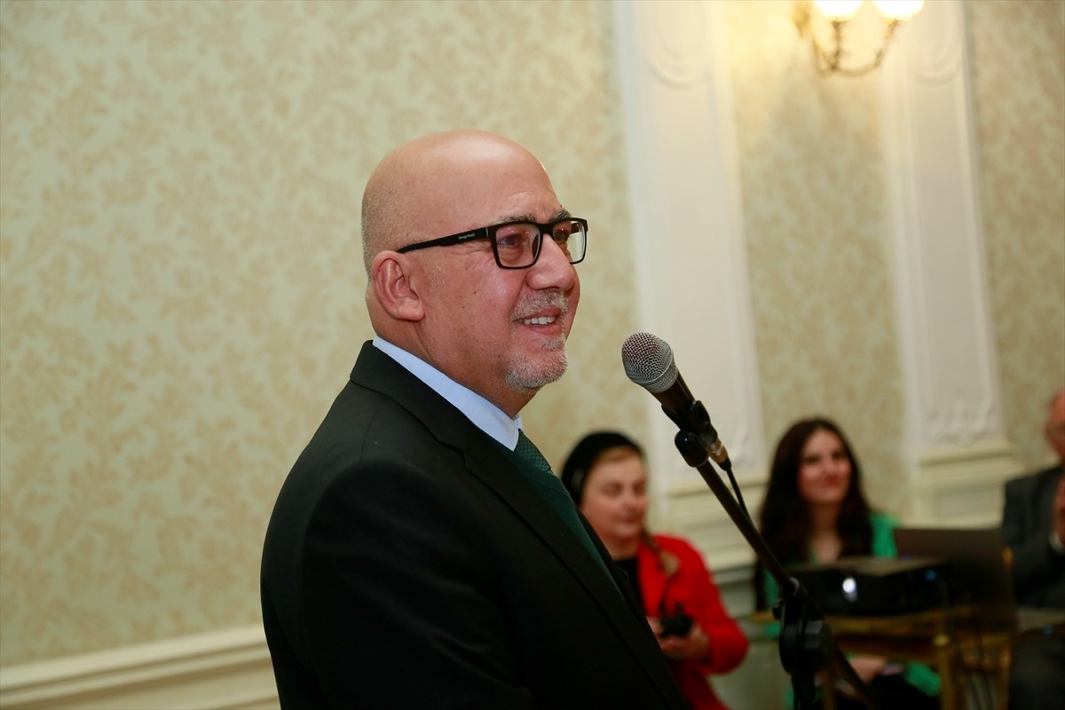 Türk edebiyatının klasik eserlerinden, Yusuf Has Hacib'in kaleme aldığı "Kutadgu Bilig", Gürcüceye...