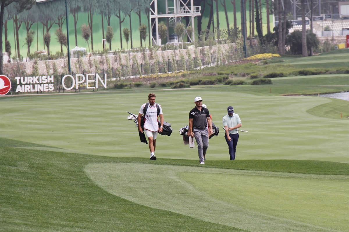 Türk golfçü Leon Açıkalın, Turkish Airlines Open 2025'teki başarılı performansını sürdürdü. Türk...