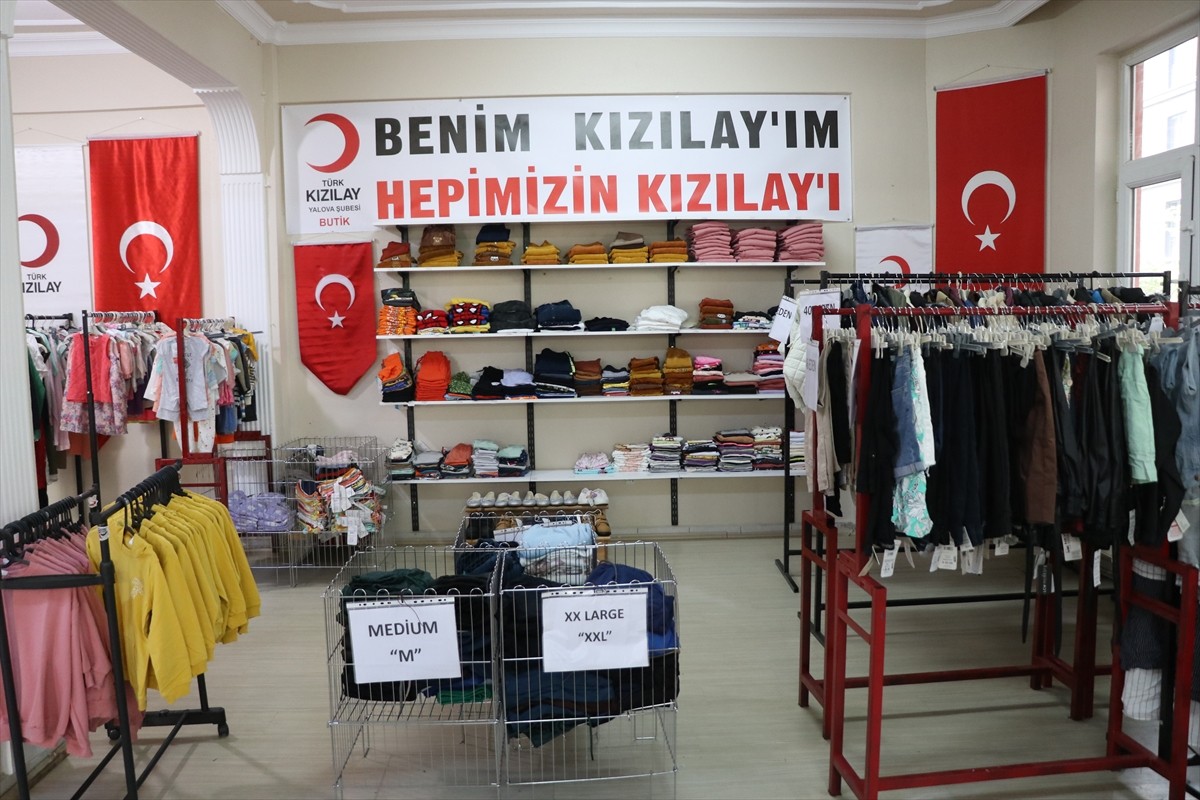 Türk Kızılay'ın Türkiye genelinde ihtiyaç sahibi insanların ihtiyaçlarını ücretsiz şekilde...