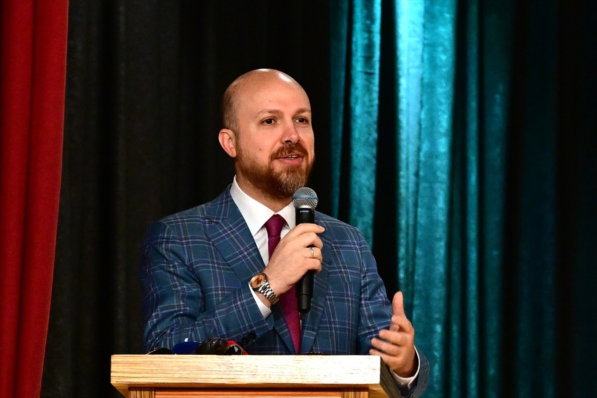 Türk müziğinin geçmişten bugüne uzanan birikimini aktarma amacıyla düzenlenen "Gelenekten Günümüze...