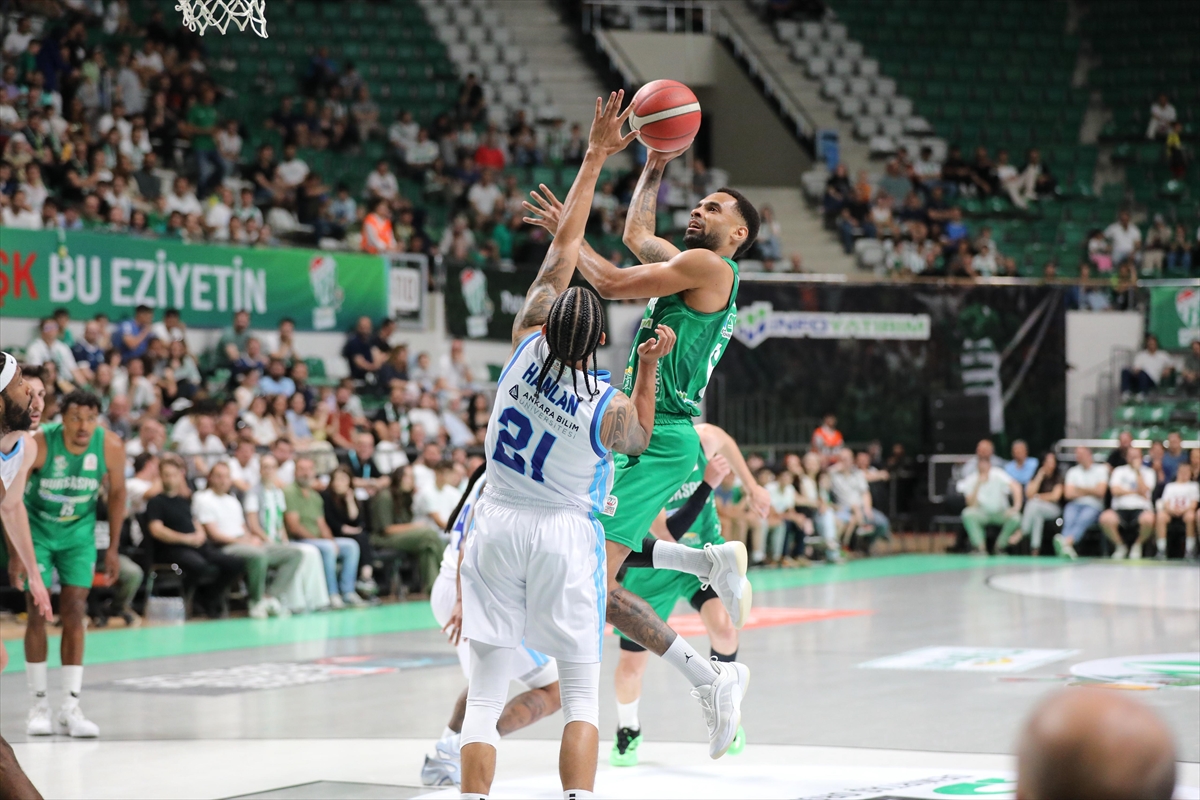 Türk Telekom, Türkiye Sigorta Basketbol Süper Ligi play-in etabı 9-10 sıra eşleşmesinde Bursaspor...