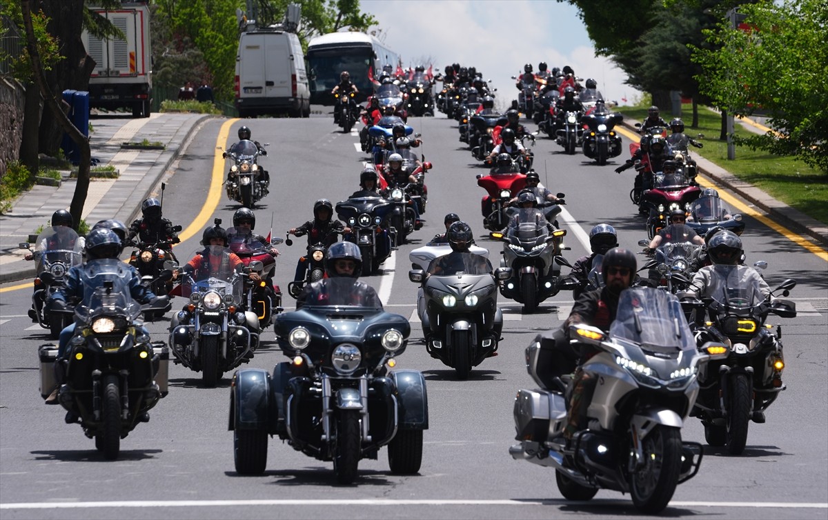 Türkiye'nin çeşitli illerinden Ankara'ya gelen Türk Chopper Motor Kulübü üyeleri, motosikletleri...