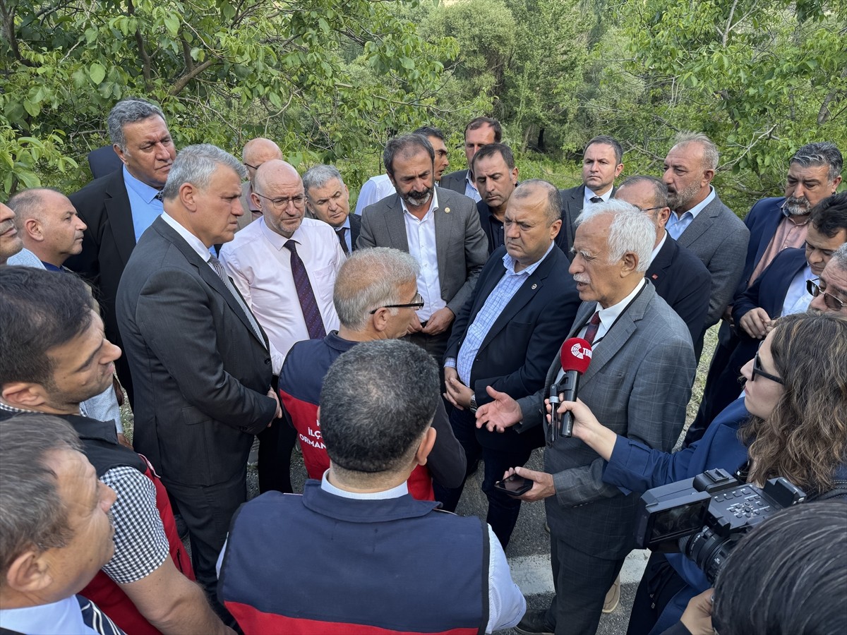 Türkiye Büyük Millet Meclisi (TBMM) Zirai Don Olayını Araştırma Komisyonu üyeleri...