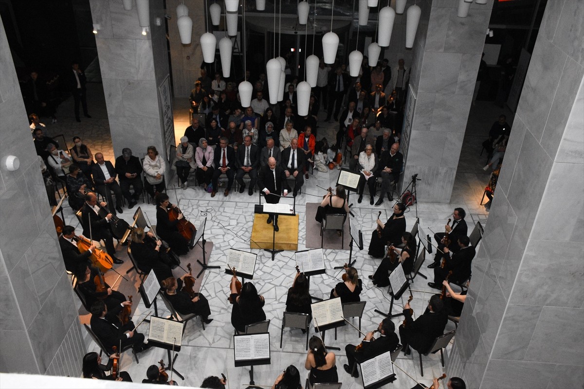 Türkiye-Çekya arasındaki dostluğu yansıtan Afyonkarahisar Klasik Müzik Festivaliyle...
