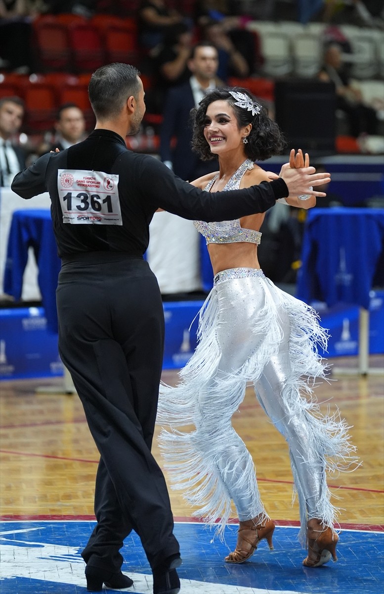 Türkiye Dans Sporları Federasyonu tarafından düzenlenen Türkiye Kulüpler Arası Etap Yarışması'nın...