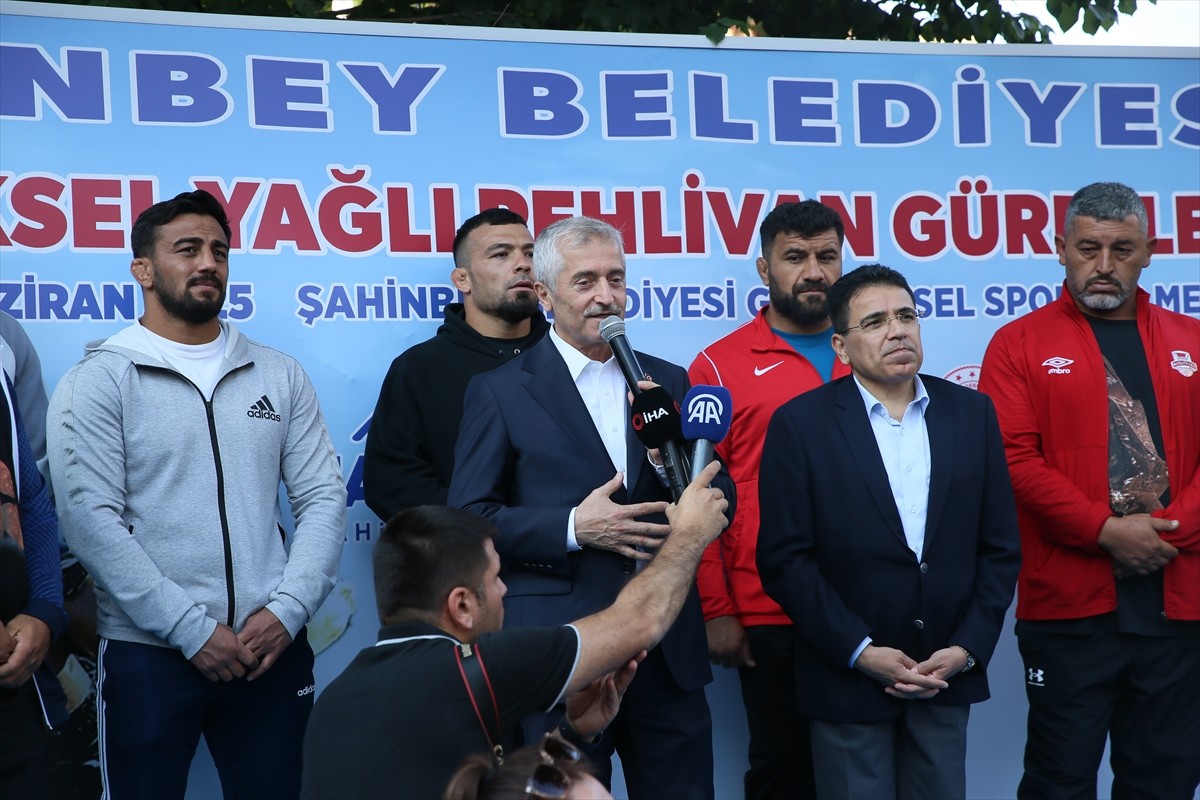 Türkiye Geleneksel Güreşler Federasyonu bünyesinde gerçekleştirilen CW Enerji Türkiye Yağlı Güreş...