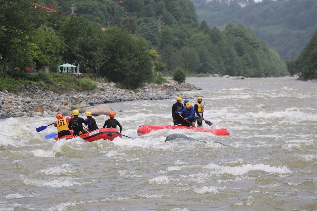 Türkiye Kano Federasyonu tarafından Rize'de düzenlenen Türkiye Rafting Şampiyonası yarışları...