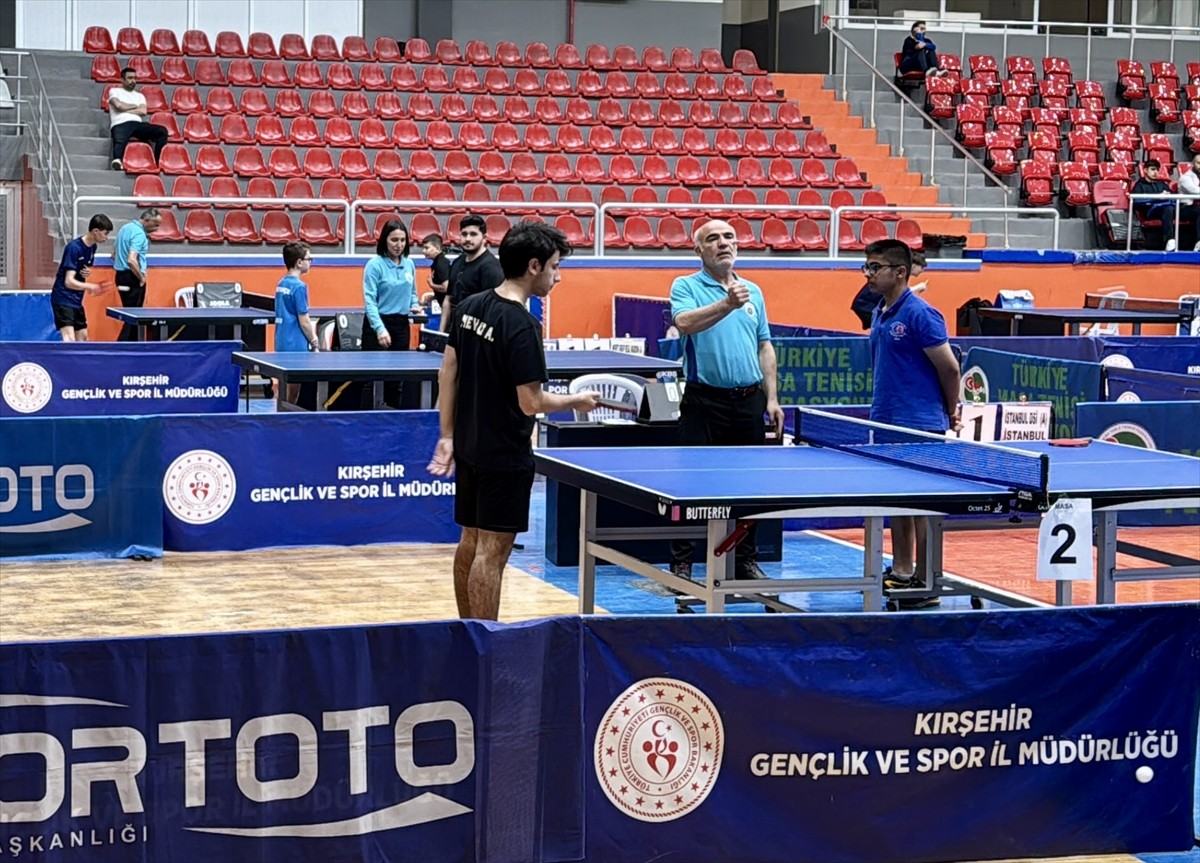 Türkiye Masa Tenisi Federasyonunun faaliyet programında yer alan Yaşar Sedef Gençler Takım-Ferdi...