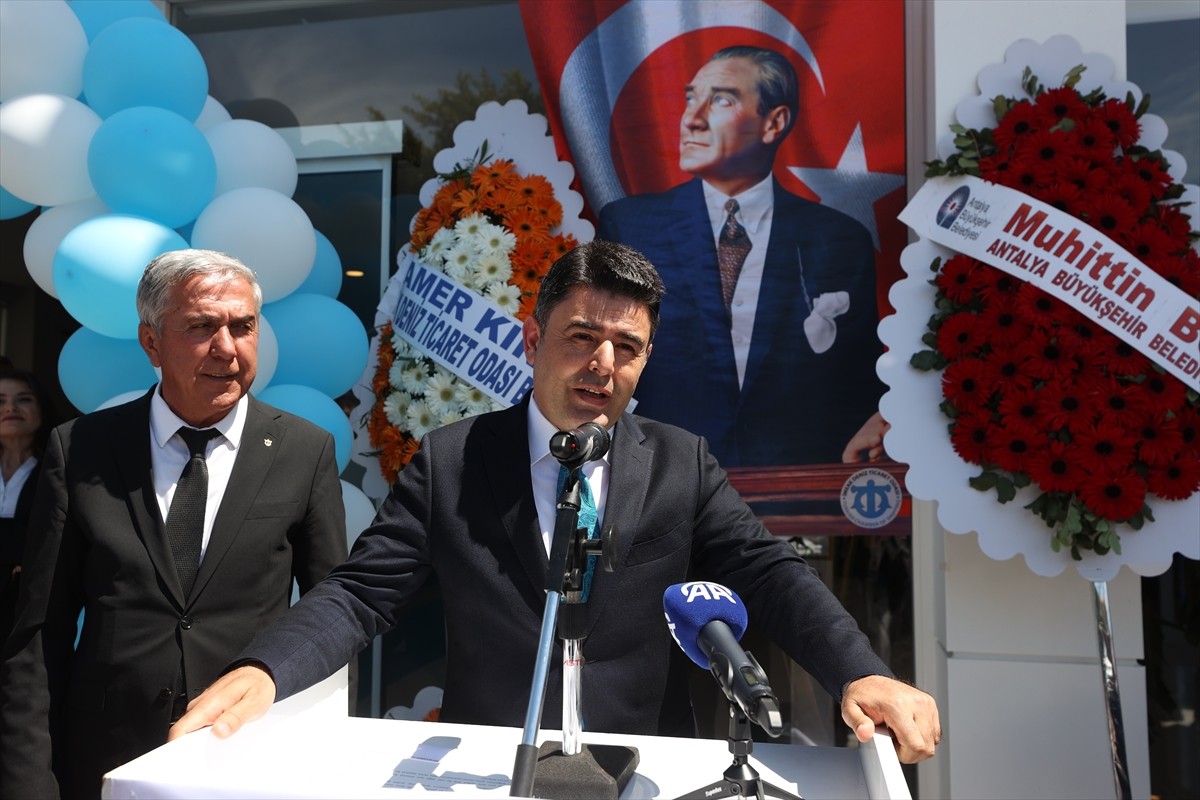 Ulaştırma ve Altyapı Bakan Yardımcısı Osman Boyraz, İMEAK Deniz Ticaret Odası Antalya Şubesi'nin...