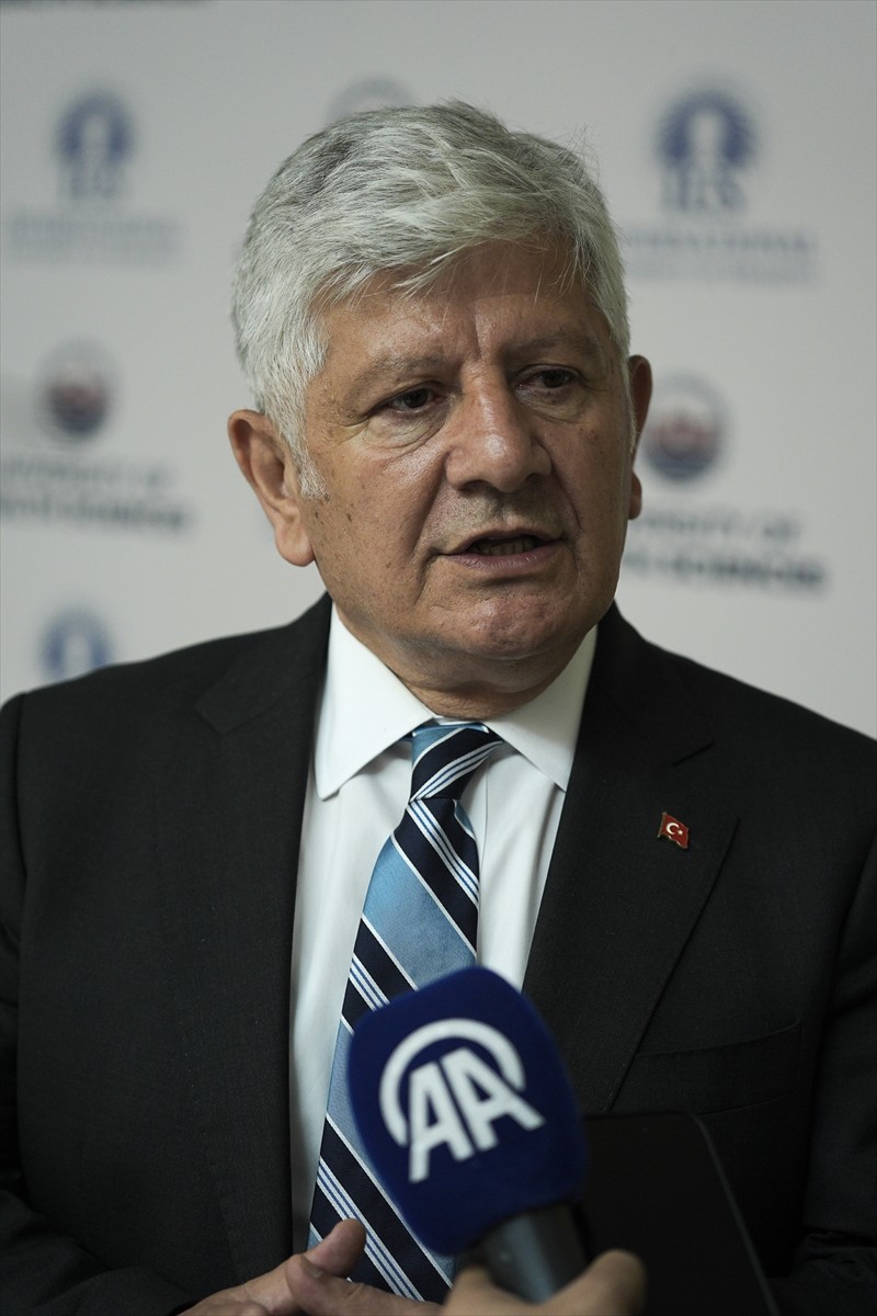 Uluslararası Saraybosna Üniversitesi (IUS) ile Sağlık Bilimleri Üniversitesi (SBÜ) işbirliğiyle...