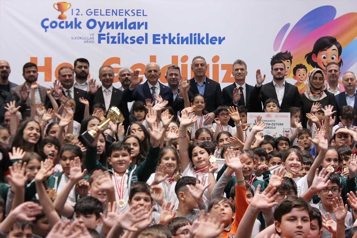 Ümraniye'de 12. Geleneksel Çocuk Oyunları ve İlkokullar Arası Fiziksel Etkinlikler'in kapanış...