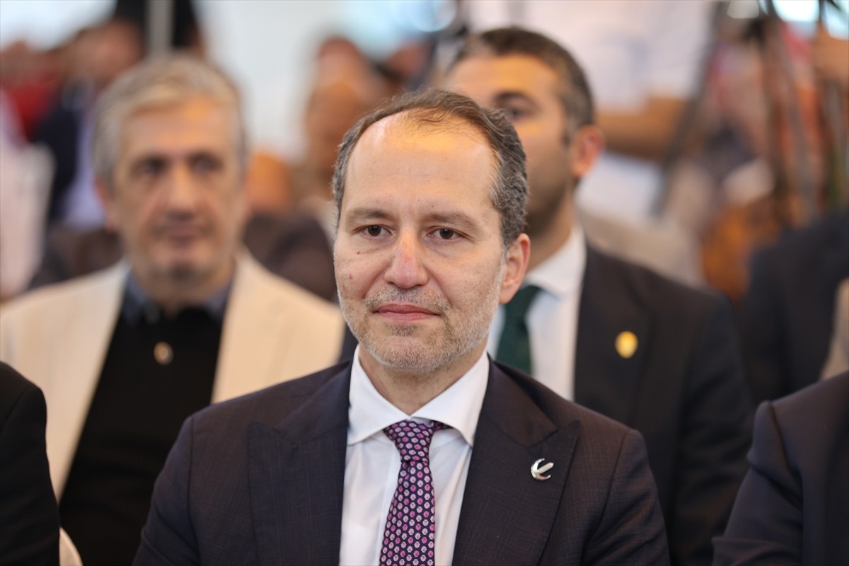 Yeniden Refah Partisi Genel Başkanı Fatih Erbakan, Mardin'in Kızıltepe ilçesindeki bir düğün...